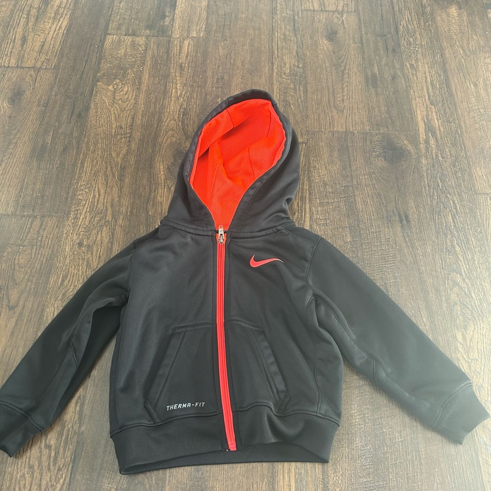 Nike Therma-Fit Black and Red Hoodie